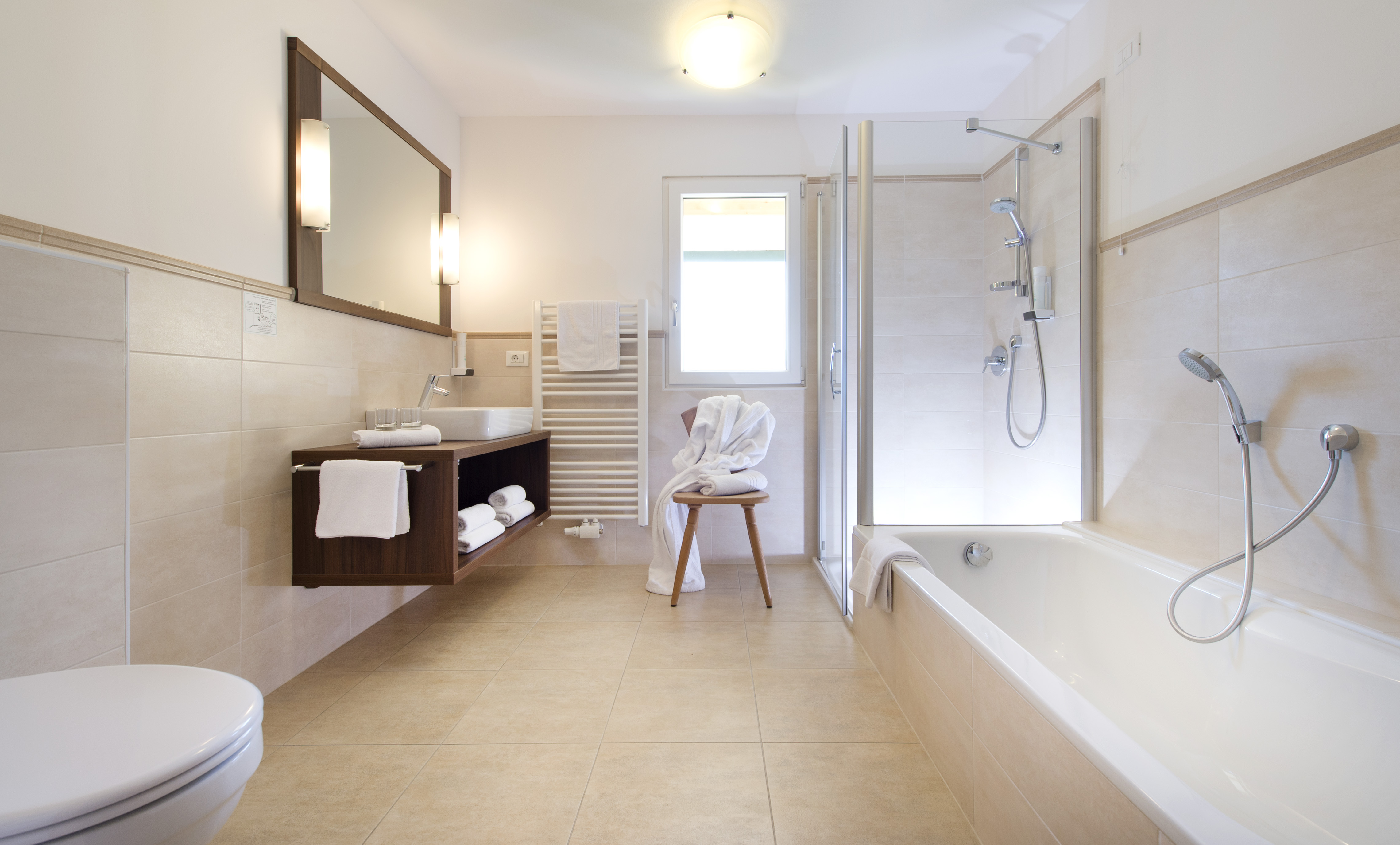 Hotel Weiss Cosy Comfortable Rooms And Suites